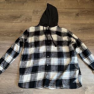 American Eagle Outfitters Black and White Plaid Button Down Shirt